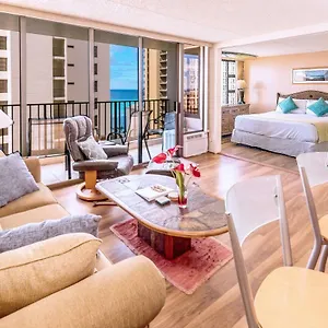 Apartment Tropical Escape, Ocean Views With Parking, Honolulu