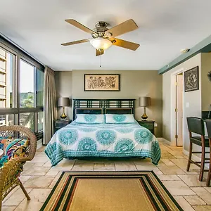 Apartment @ Marbella Lane Mountain View Studio, Steps From Wakiki, Honolulu
